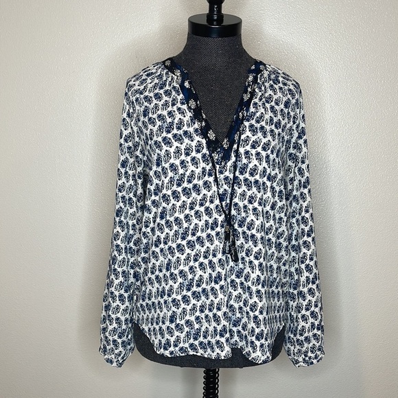 WAYF Blue and White Print Blouse Size Small - Picture 1 of 8